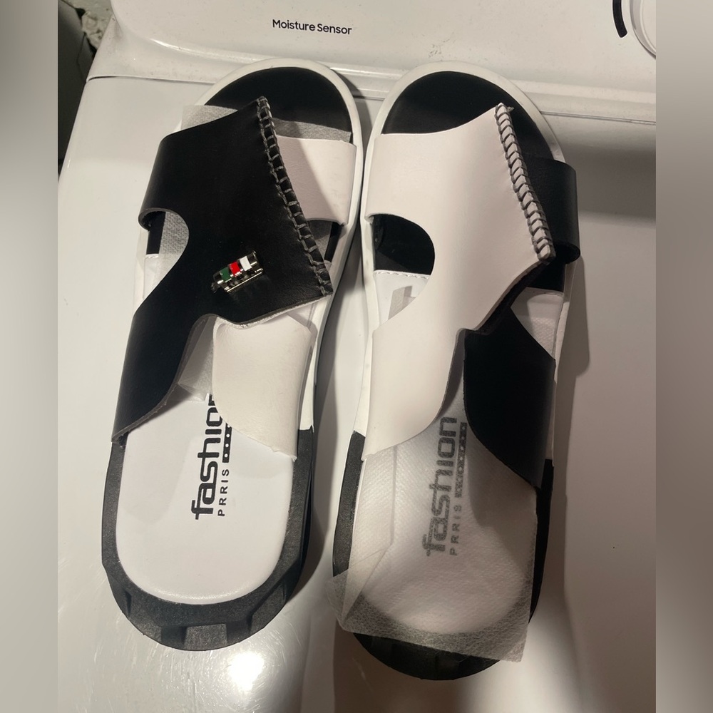 BRAND NEW NEVER USED SIZE 46- Black and White Sporty Sandals